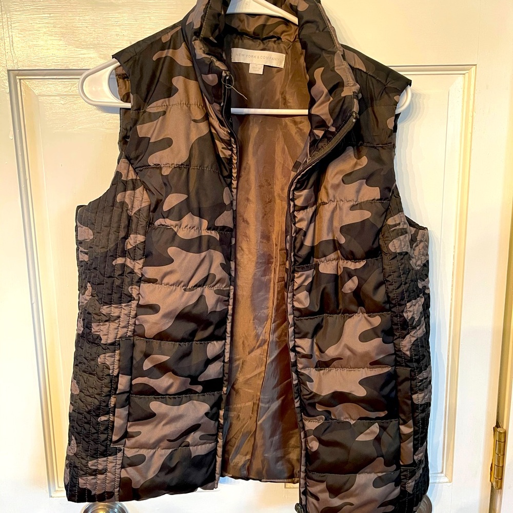 Camo puffer vest